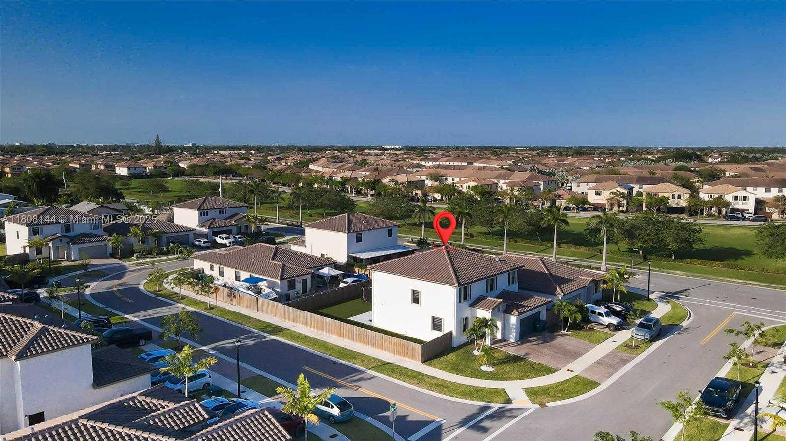 Small Image of 11911 SW 239 St, Princeton, FL 33032, USA Number 2