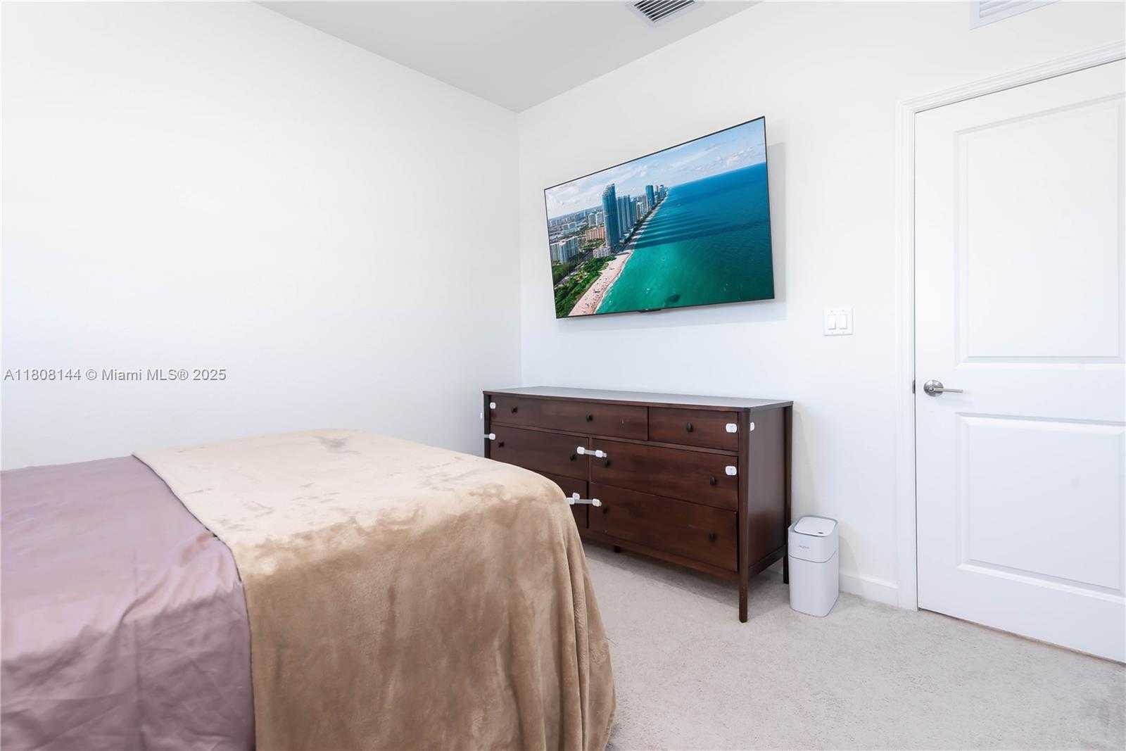Small Image of 11911 SW 239 St, Princeton, FL 33032, USA Number 33