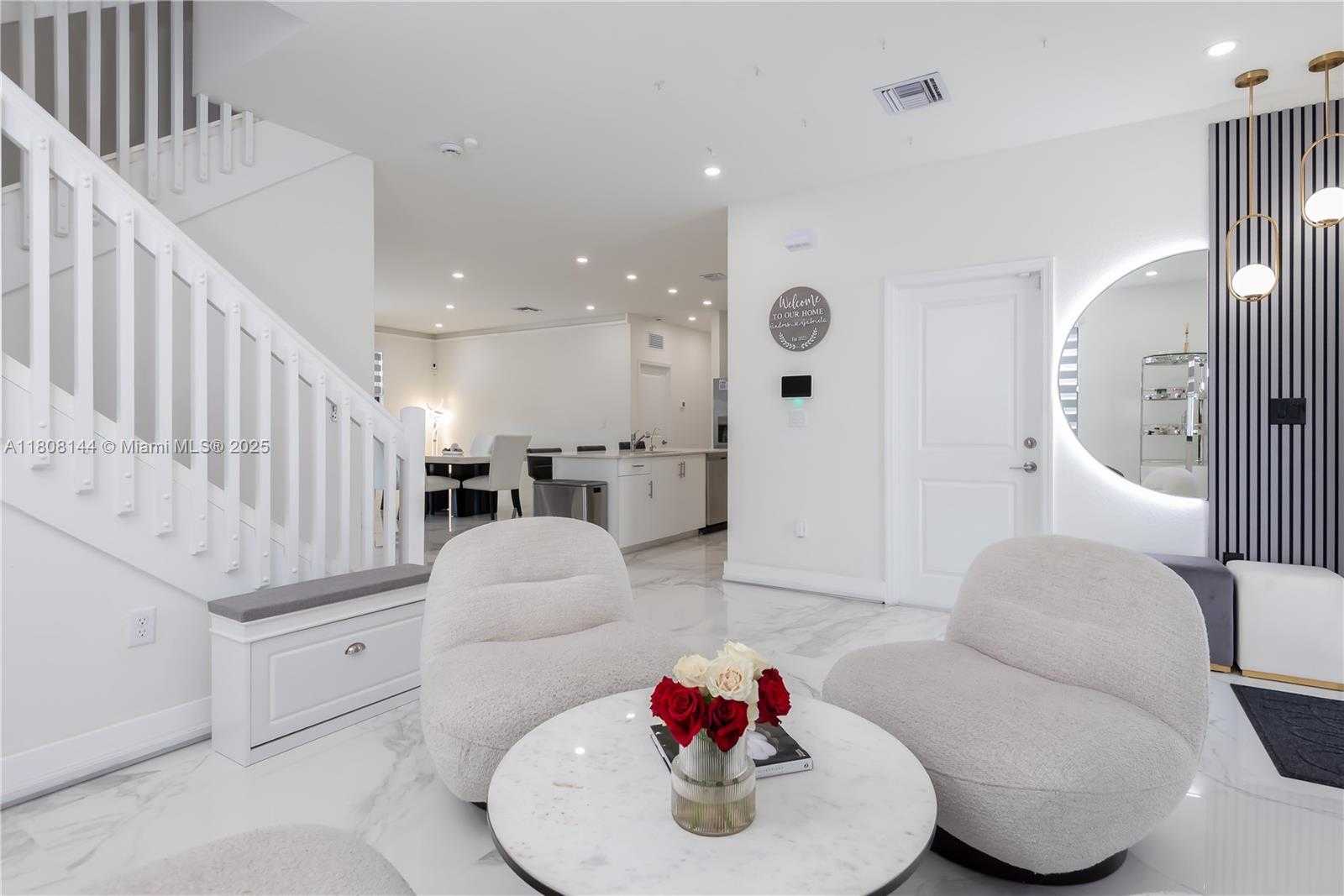 Small Image of 11911 SW 239 St, Princeton, FL 33032, USA Number 4