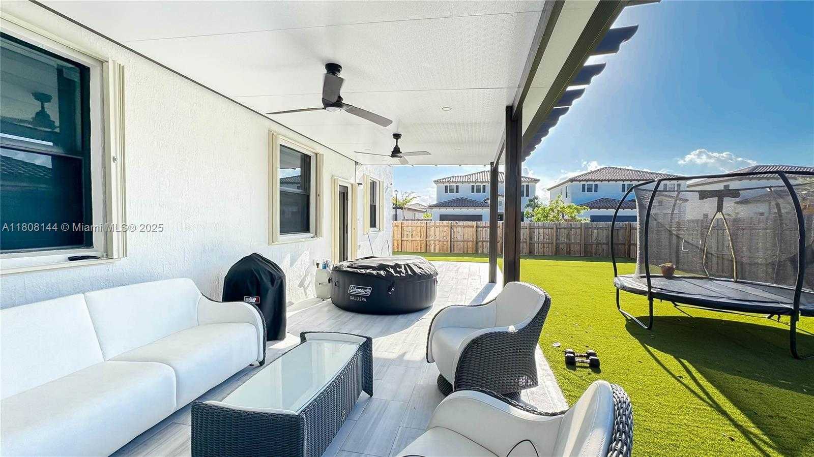 Small Image of 11911 SW 239 St, Princeton, FL 33032, USA Number 40