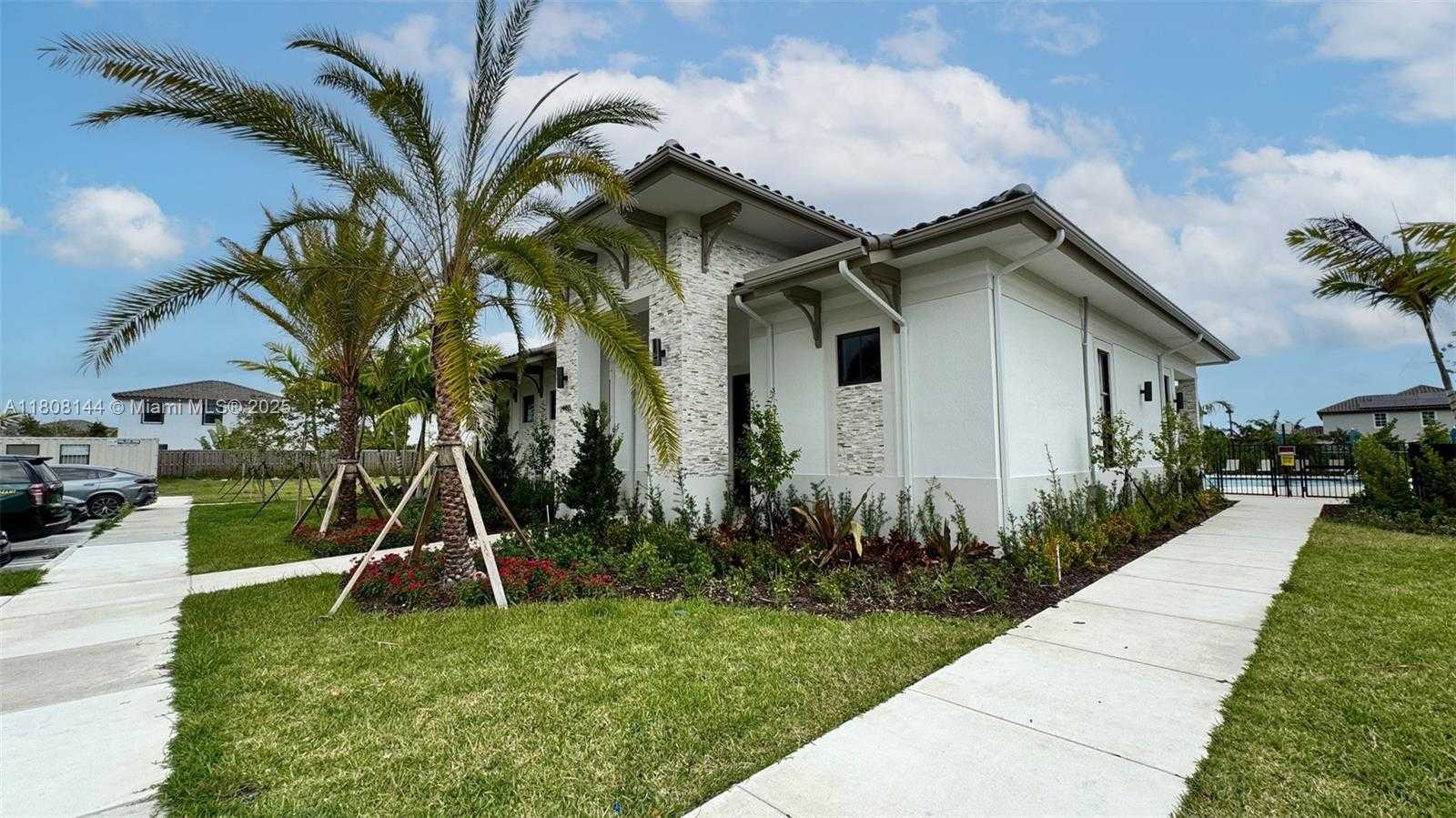 Small Image of 11911 SW 239 St, Princeton, FL 33032, USA Number 41