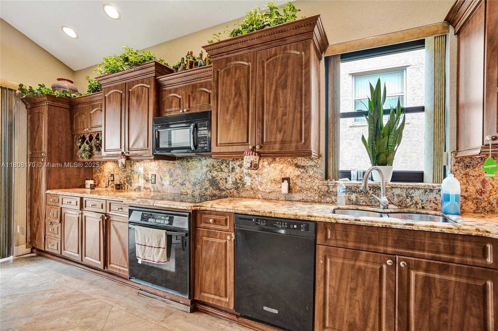 Small Image of 4946 SOUTH WEST 166TH AVE, Miramar Number 21