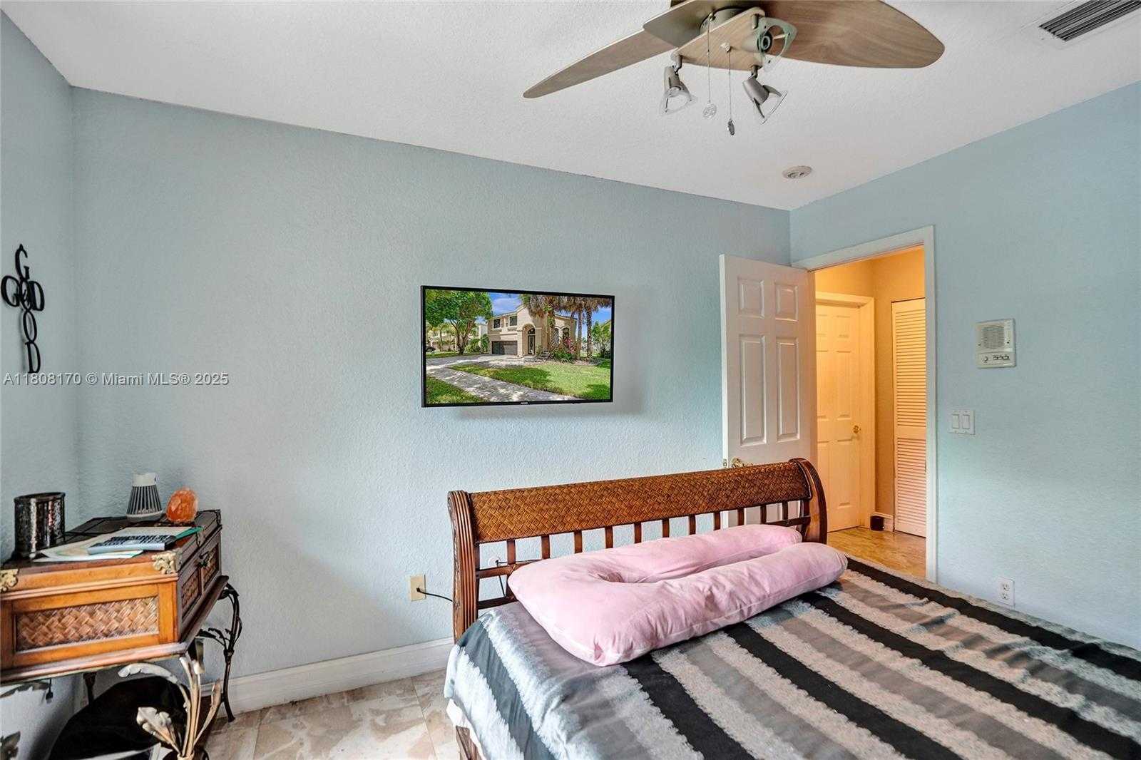 Small Image of 4946 SOUTH WEST 166TH AVE, Miramar Number 36