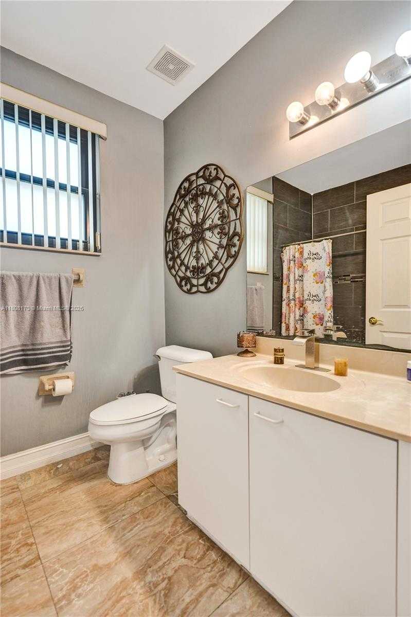 Small Image of 4946 SOUTH WEST 166TH AVE, Miramar Number 38