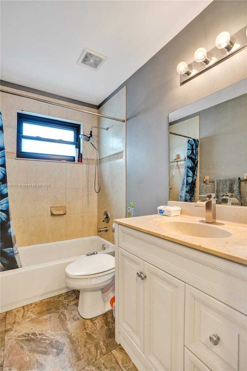 Small Image of 4946 SOUTH WEST 166TH AVE, Miramar Number 45