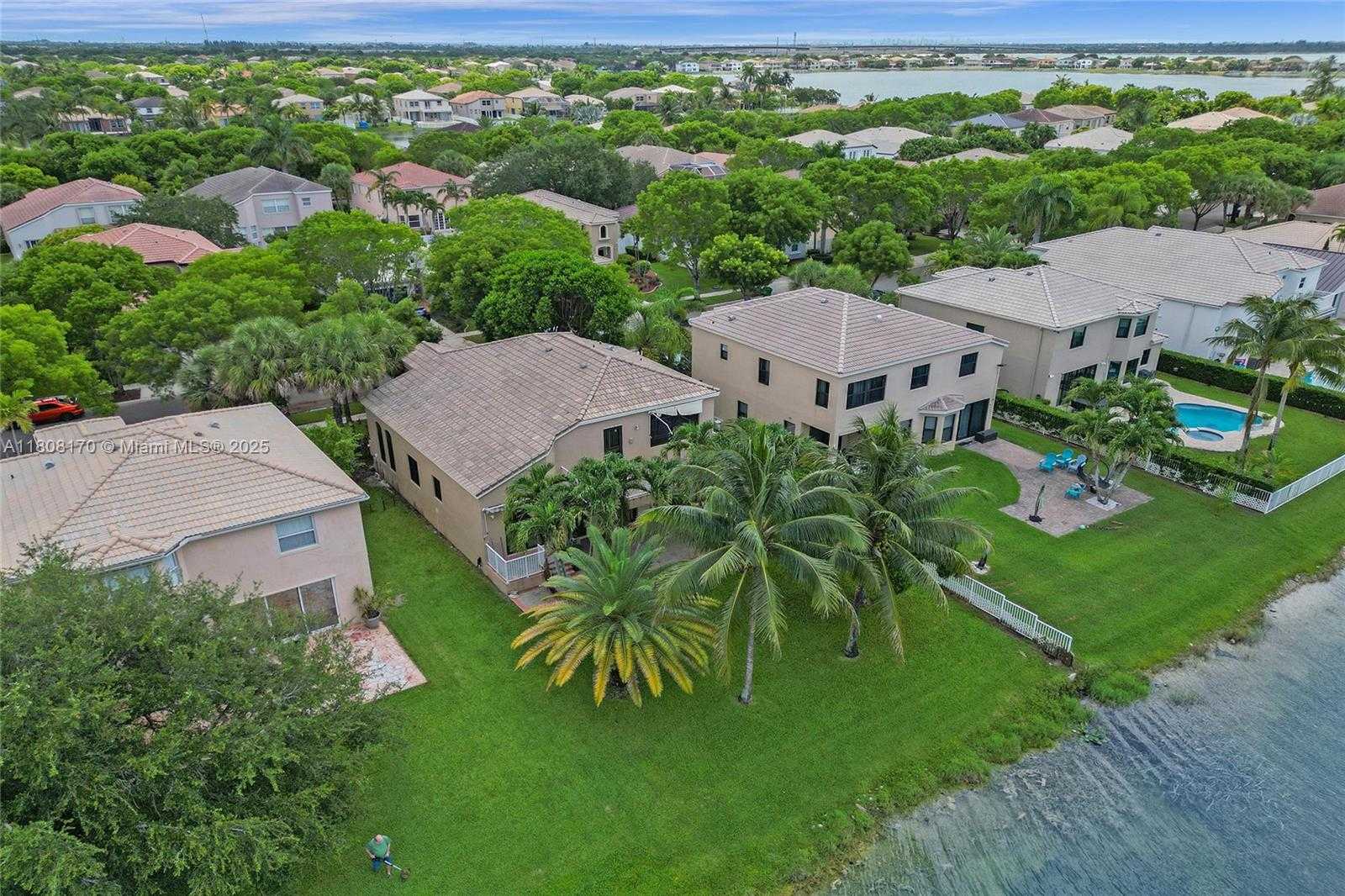 Small Image of 4946 SOUTH WEST 166TH AVE, Miramar Number 72