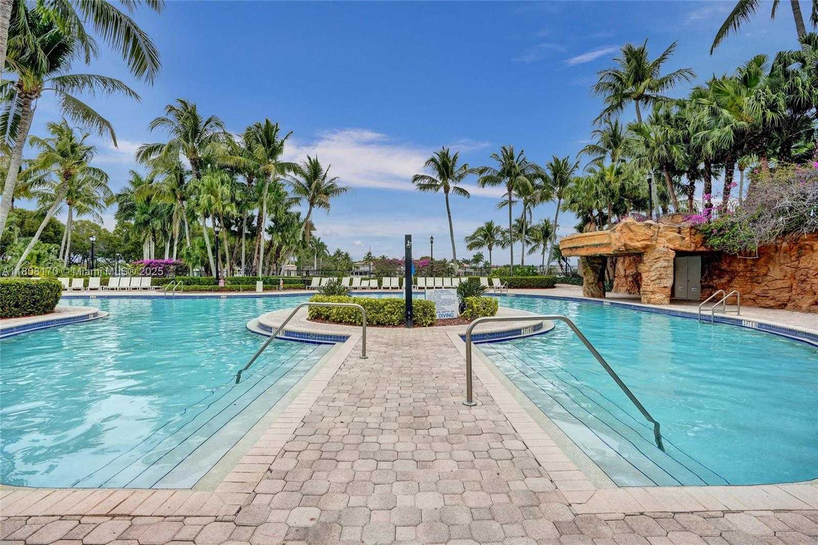 Small Image of 4946 SOUTH WEST 166TH AVE, Miramar Number 81