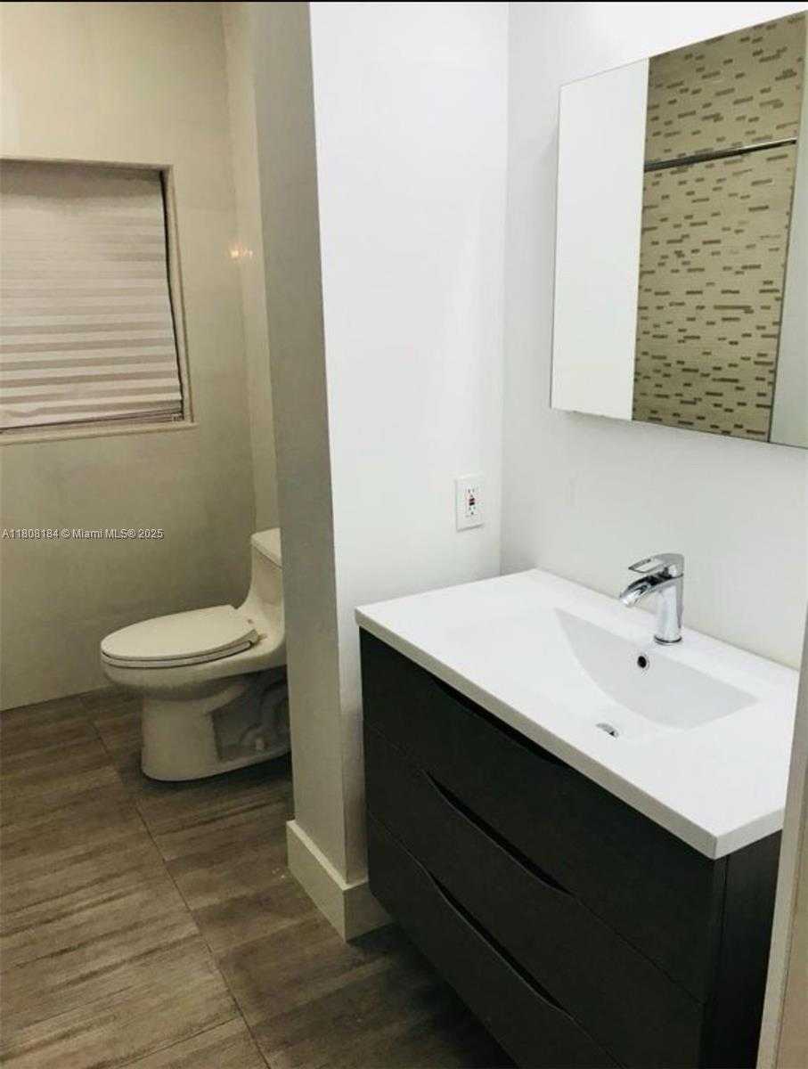 Small Image of 1745 NORTH WEST 47TH ST, Miami Number 5