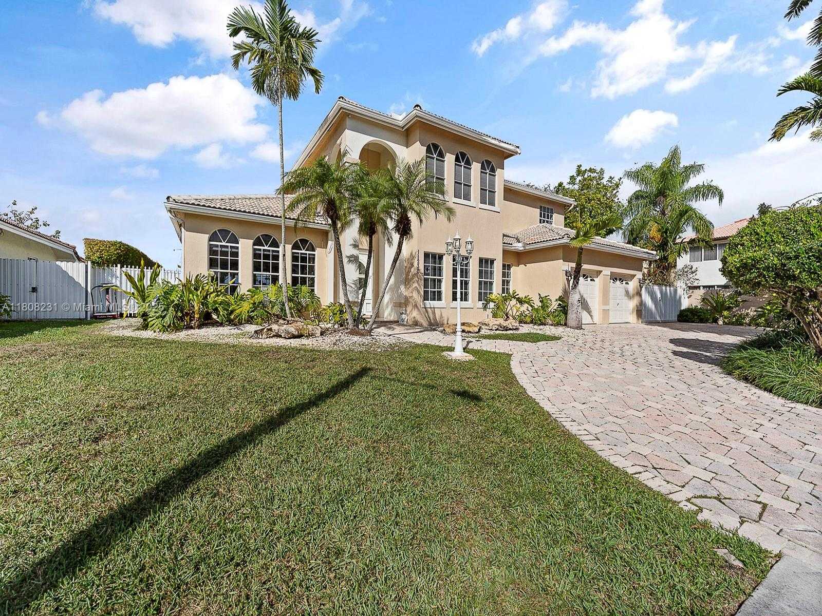 Small Image of 11230 SOUTH WEST 156TH AVE, Miami Number 2