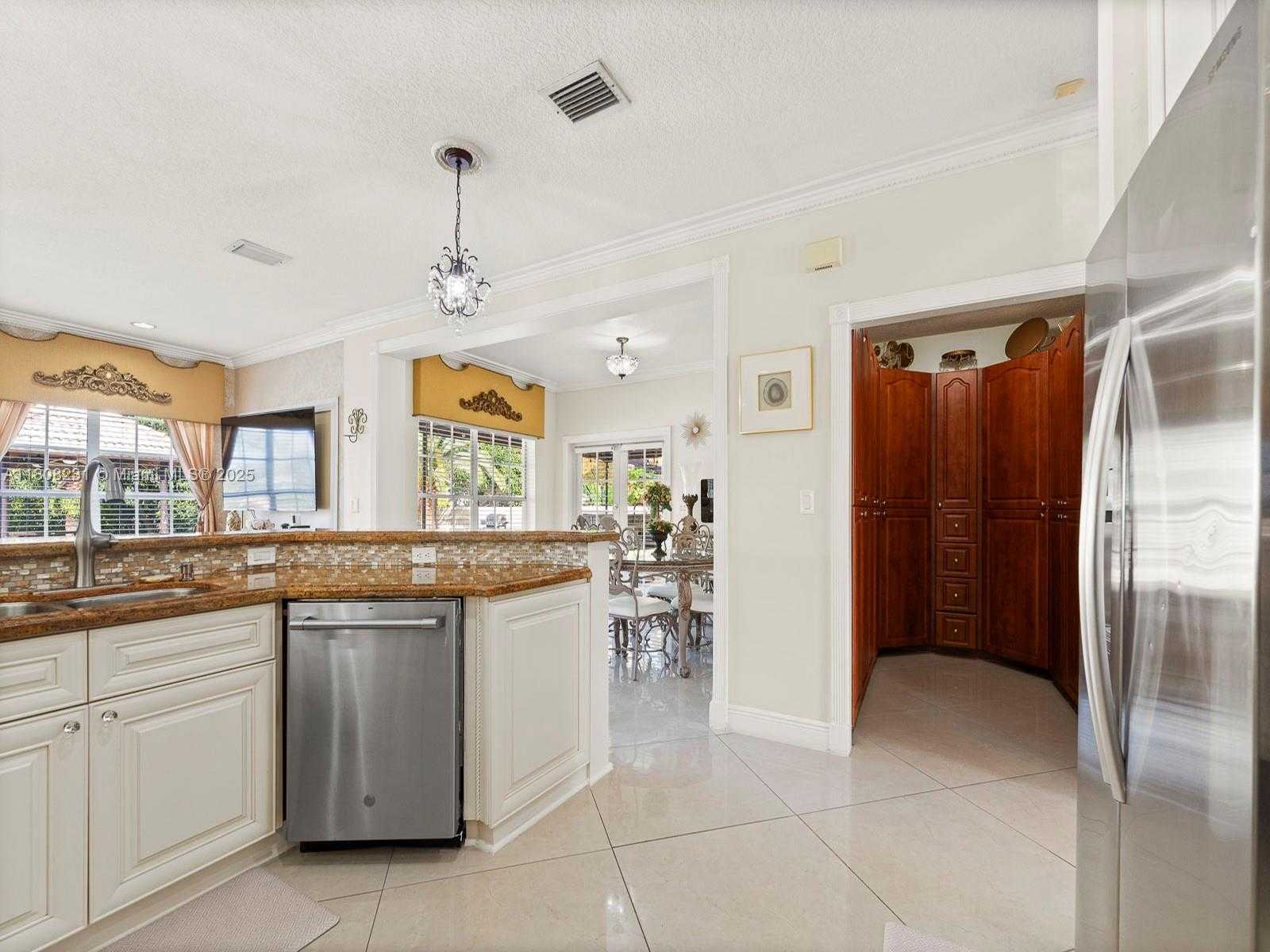 Small Image of 11230 SOUTH WEST 156TH AVE, Miami Number 35