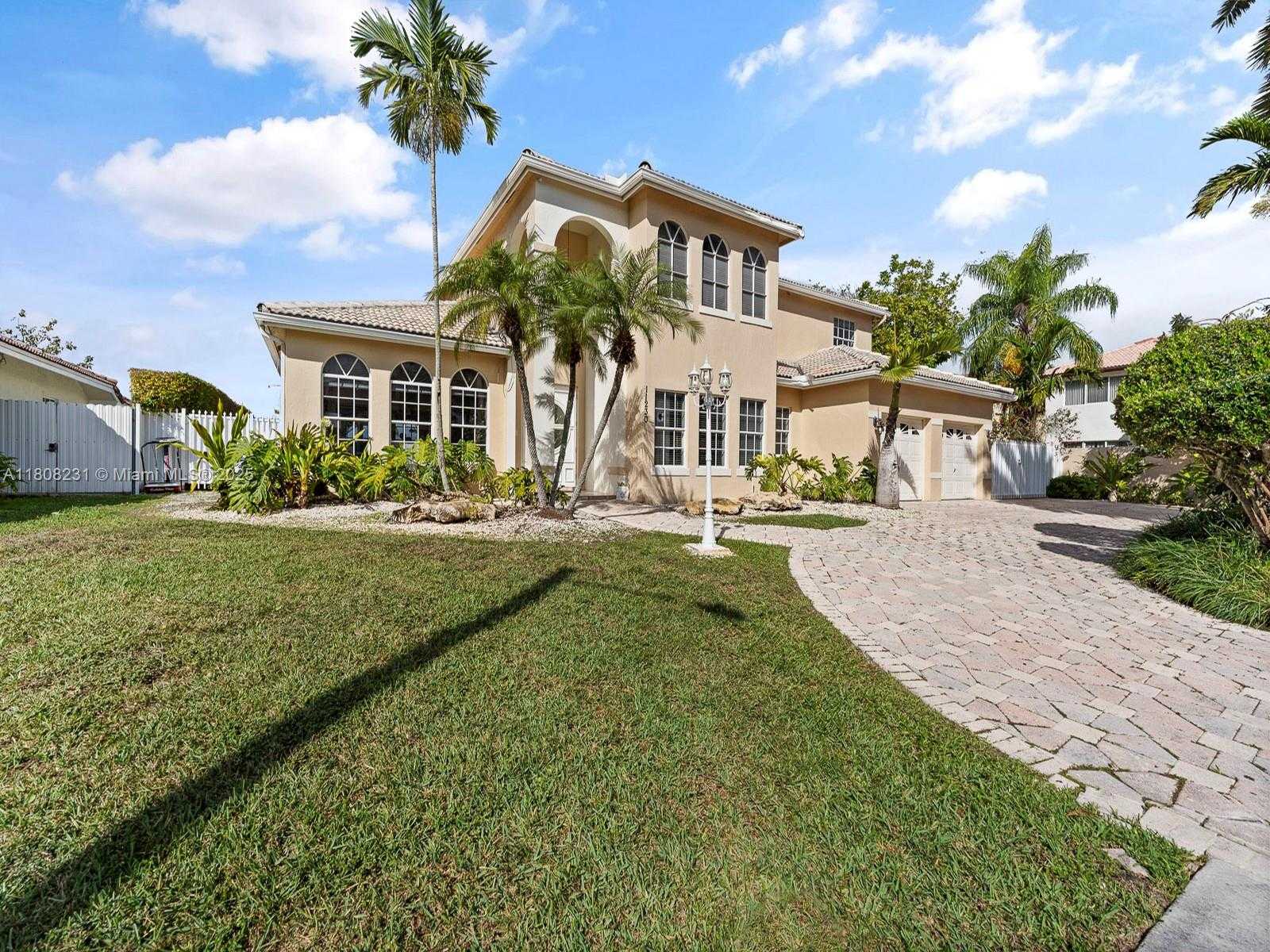 Small Image of 11230 SOUTH WEST 156TH AVE, Miami Number 4