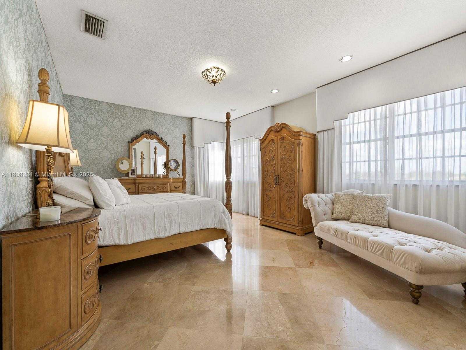 Small Image of 11230 SOUTH WEST 156TH AVE, Miami Number 49