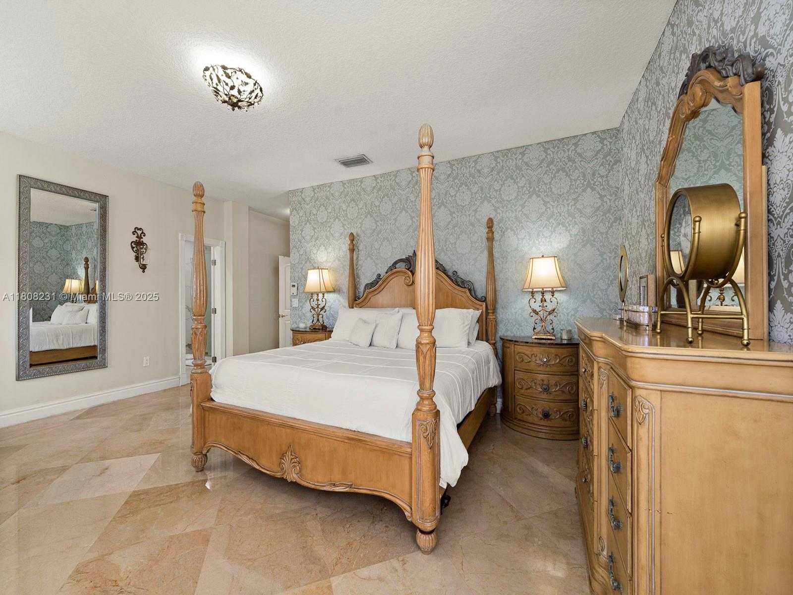 Small Image of 11230 SOUTH WEST 156TH AVE, Miami Number 51
