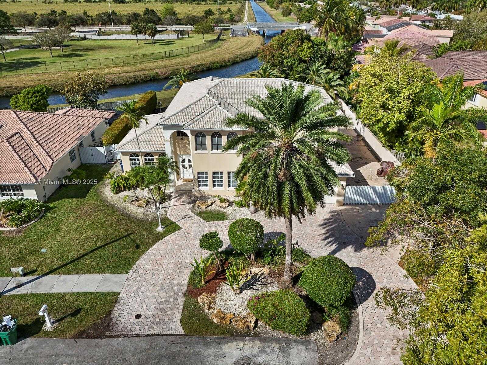 Small Image of 11230 SOUTH WEST 156TH AVE, Miami Number 6