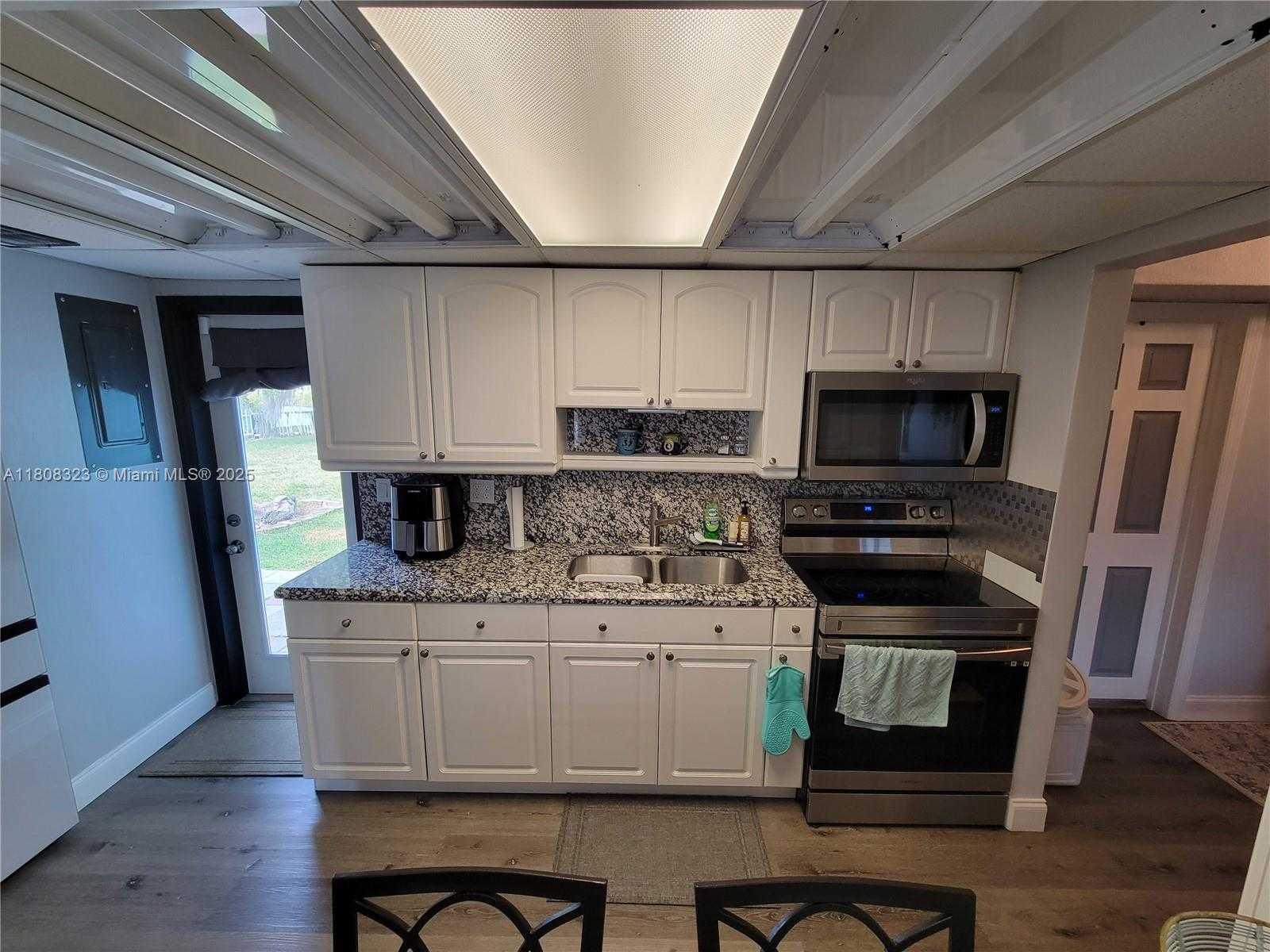 Small Image of 6605 NORTH WEST 80TH CT, Tamarac Number 20