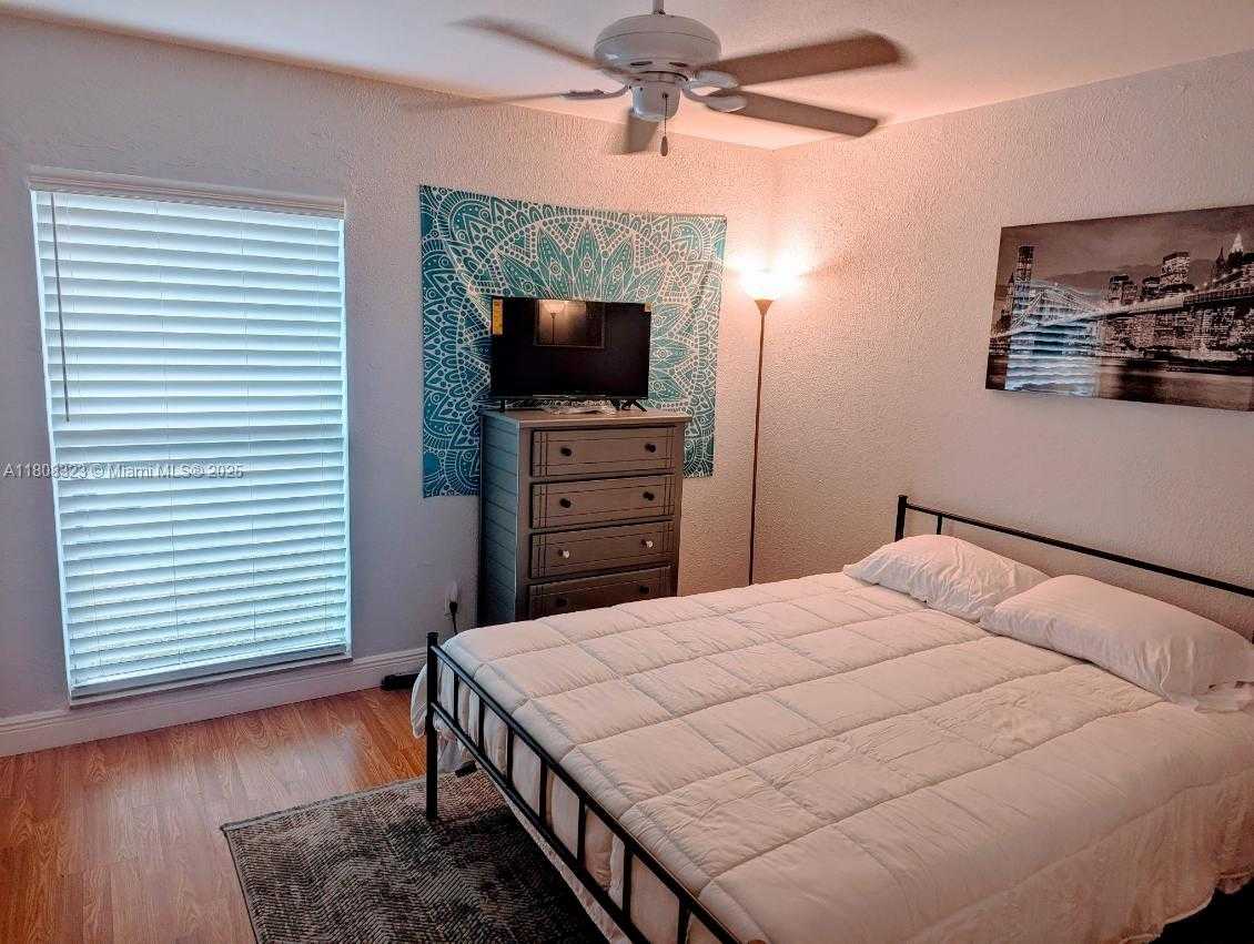 Small Image of 6605 NORTH WEST 80TH CT, Tamarac Number 31