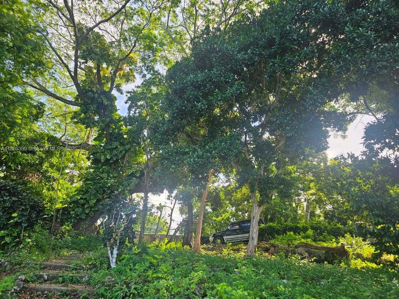 Small Image of ESTATE WITH COTTAGES  BOSCOBEL BEACH, ST MARY, J, Out of City Number 12