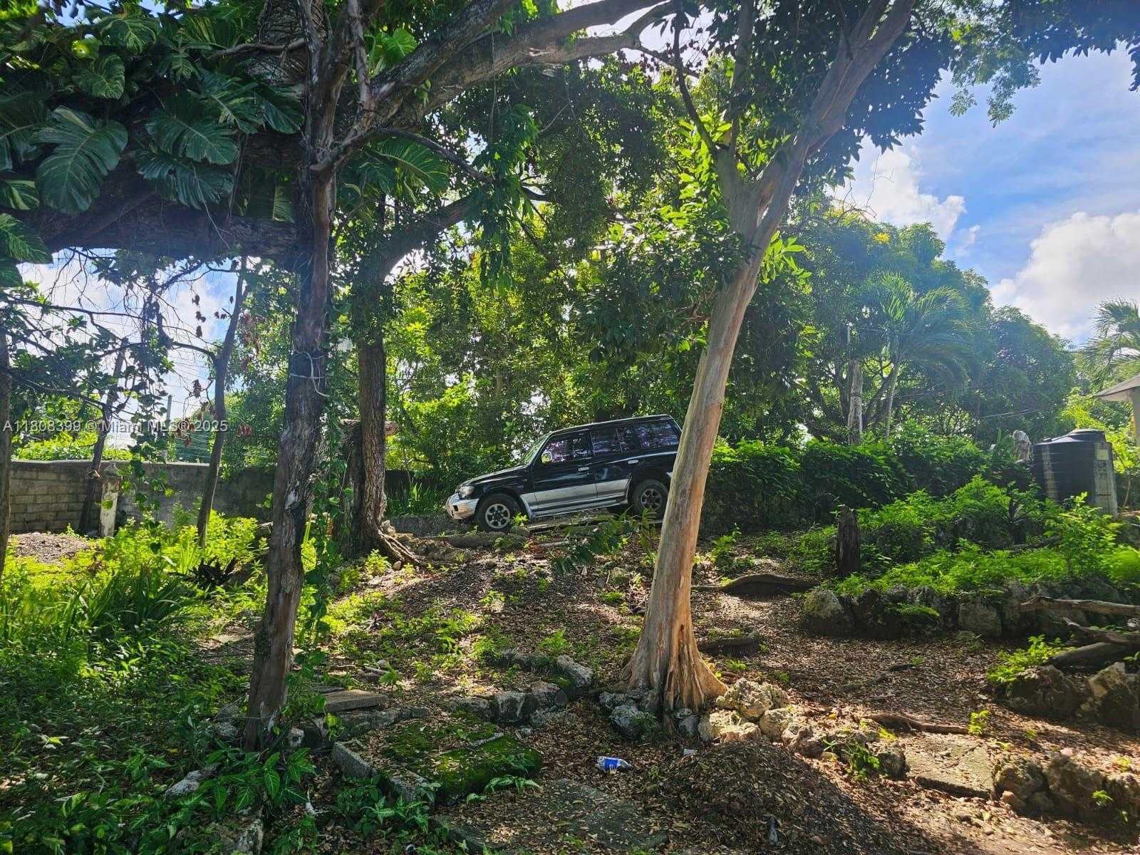 Small Image of ESTATE WITH COTTAGES  BOSCOBEL BEACH, ST MARY, J, Out of City Number 13