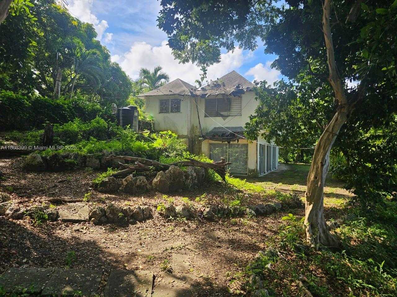 Small Image of ESTATE WITH COTTAGES  BOSCOBEL BEACH, ST MARY, J, Out of City Number 14