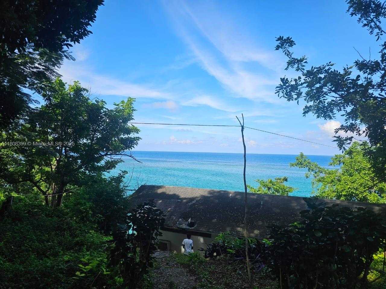 Small Image of ESTATE WITH COTTAGES  BOSCOBEL BEACH, ST MARY, J, Out of City Number 18