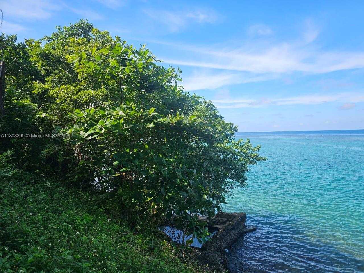 Small Image of ESTATE WITH COTTAGES  BOSCOBEL BEACH, ST MARY, J, Out of City Number 2