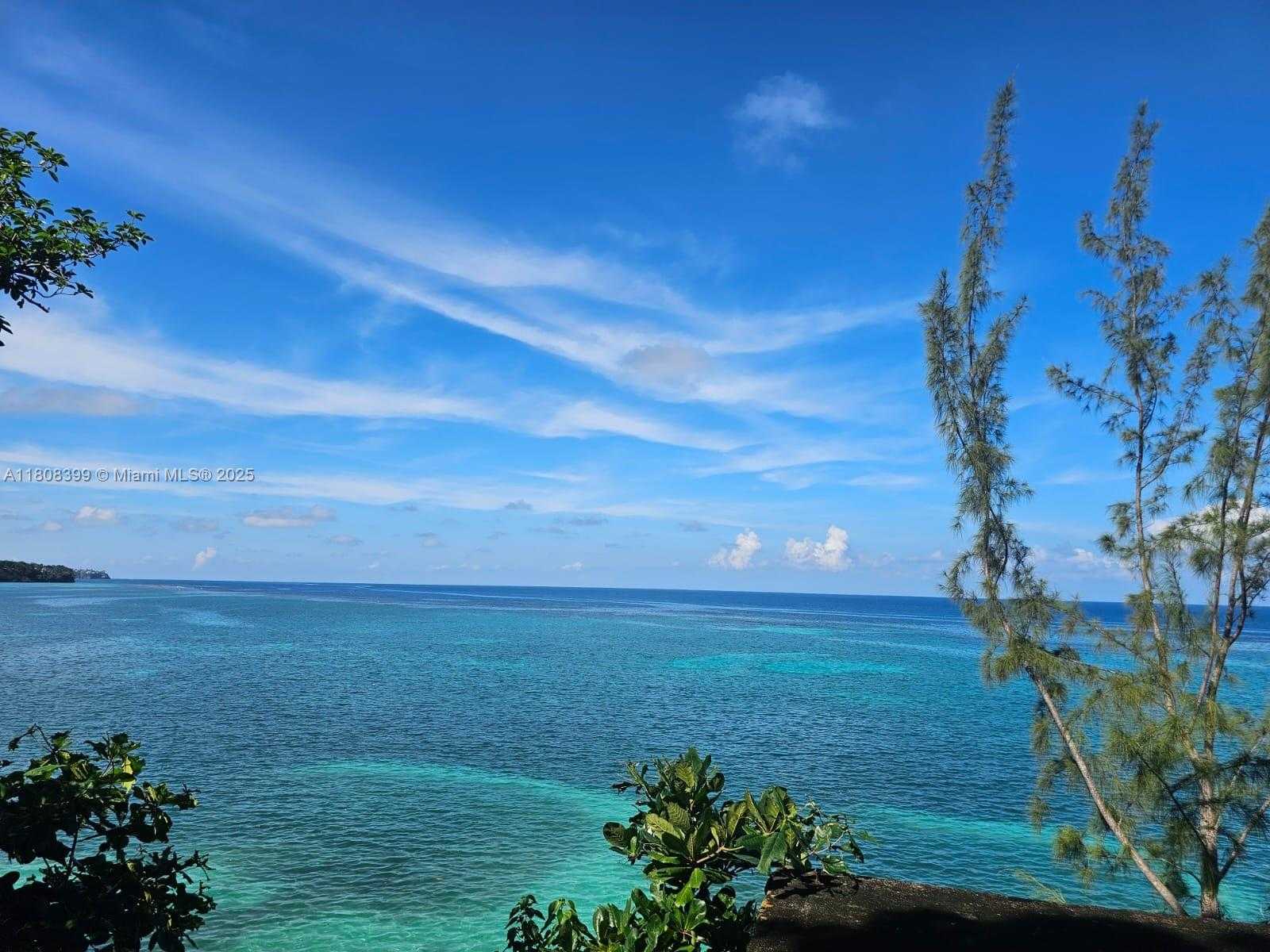 Small Image of ESTATE WITH COTTAGES  BOSCOBEL BEACH, ST MARY, J, Out of City Number 29