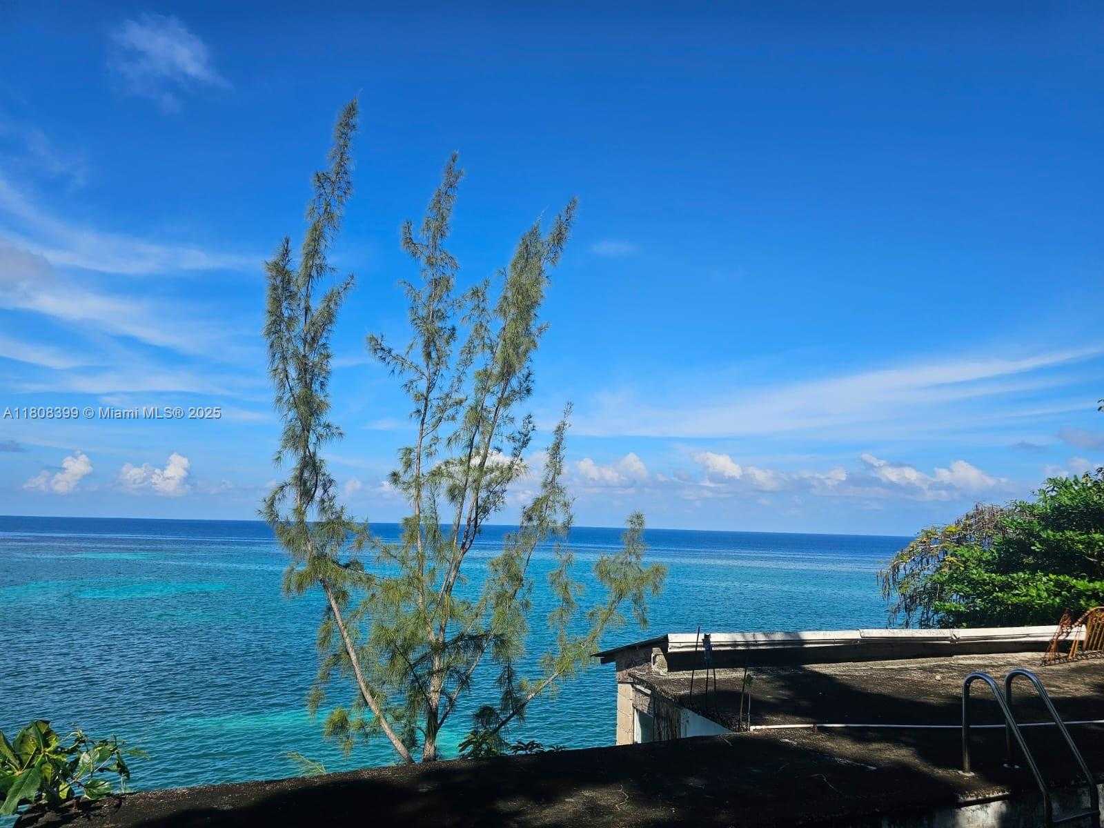 Small Image of ESTATE WITH COTTAGES  BOSCOBEL BEACH, ST MARY, J, Out of City Number 30