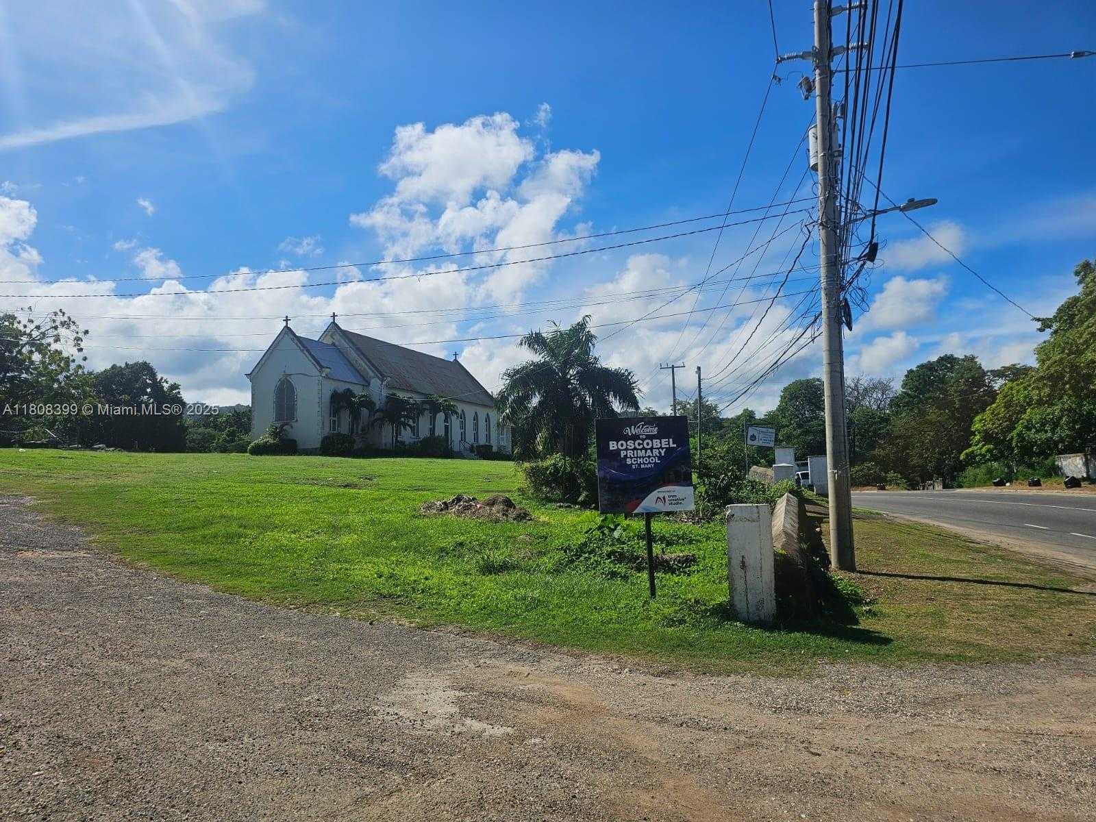 Small Image of ESTATE WITH COTTAGES  BOSCOBEL BEACH, ST MARY, J, Out of City Number 43