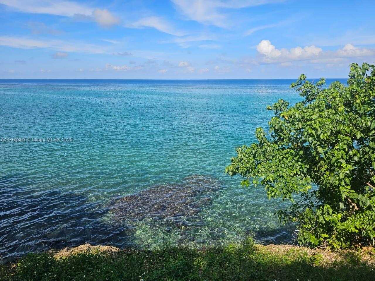 Small Image of ESTATE WITH COTTAGES  BOSCOBEL BEACH, ST MARY, J, Out of City Number 9