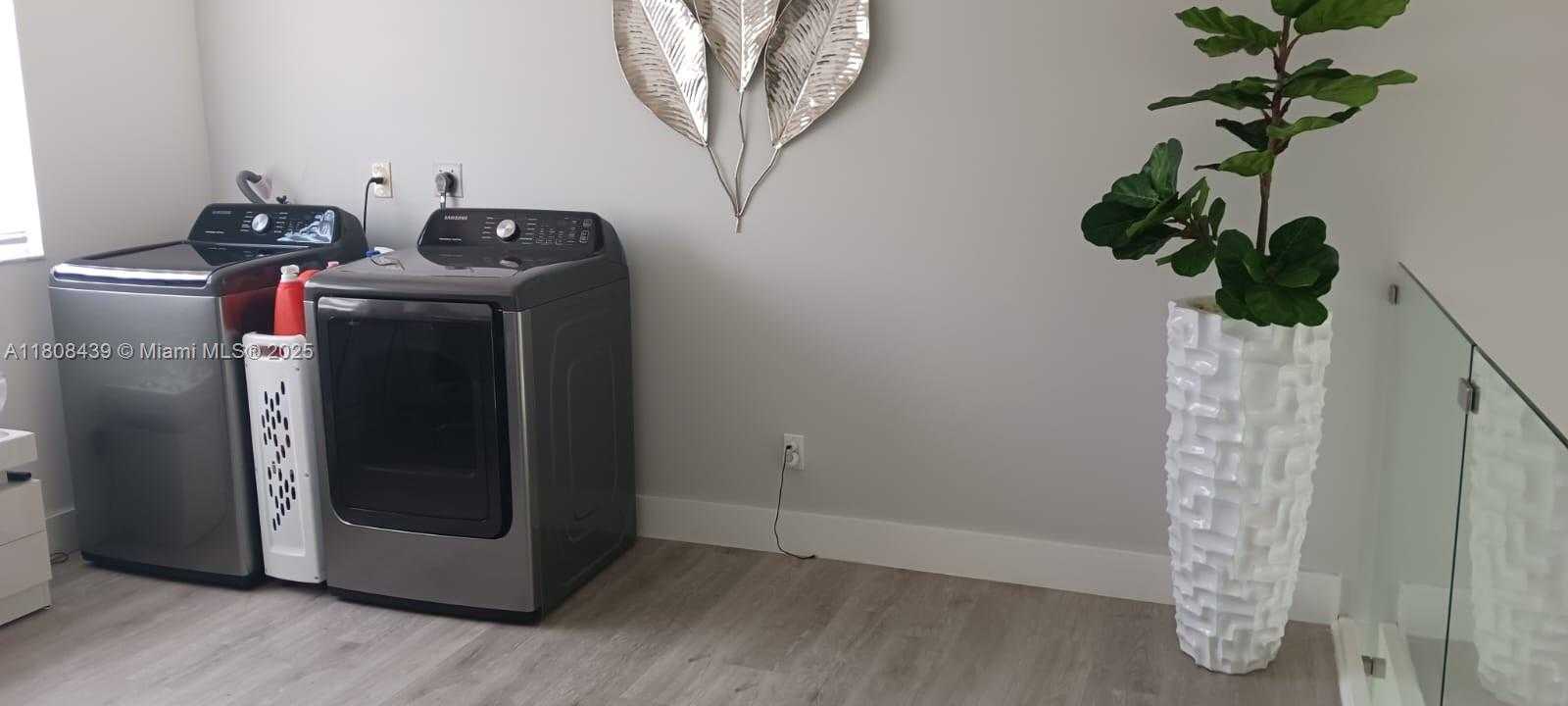 Small Image of 612 SOUTH WEST 179TH AVE, Pembroke Pines Number 11