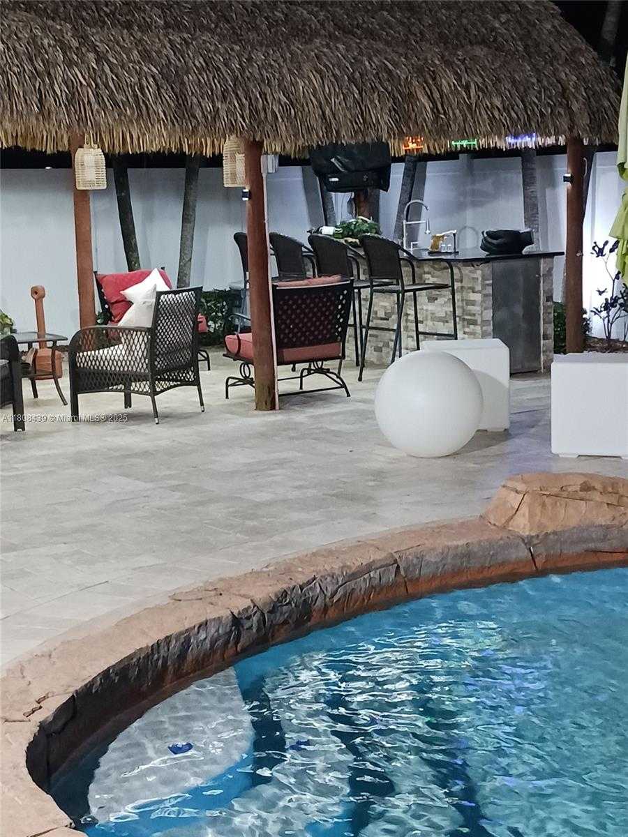 Small Image of 612 SOUTH WEST 179TH AVE, Pembroke Pines Number 15