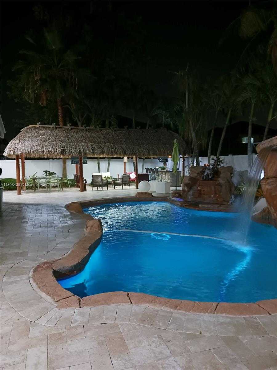 Small Image of 612 SOUTH WEST 179TH AVE, Pembroke Pines Number 16