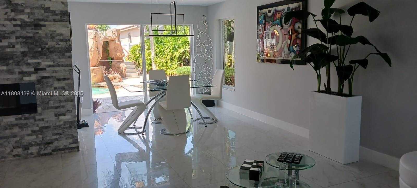 Small Image of 612 SOUTH WEST 179TH AVE, Pembroke Pines Number 2