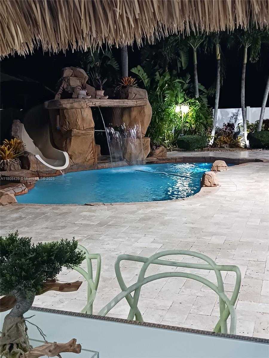 Small Image of 612 SOUTH WEST 179TH AVE, Pembroke Pines Number 20