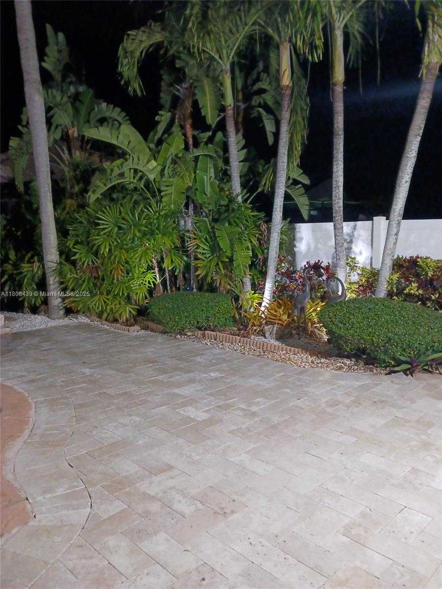 Small Image of 612 SOUTH WEST 179TH AVE, Pembroke Pines Number 22
