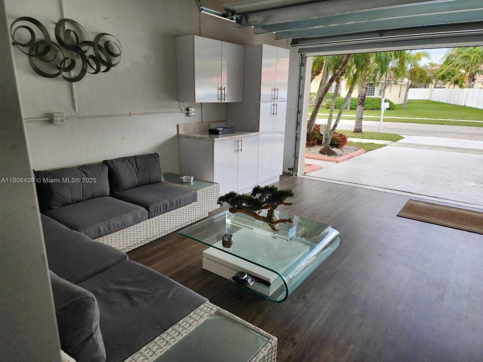 Small Image of 612 SOUTH WEST 179TH AVE, Pembroke Pines Number 9