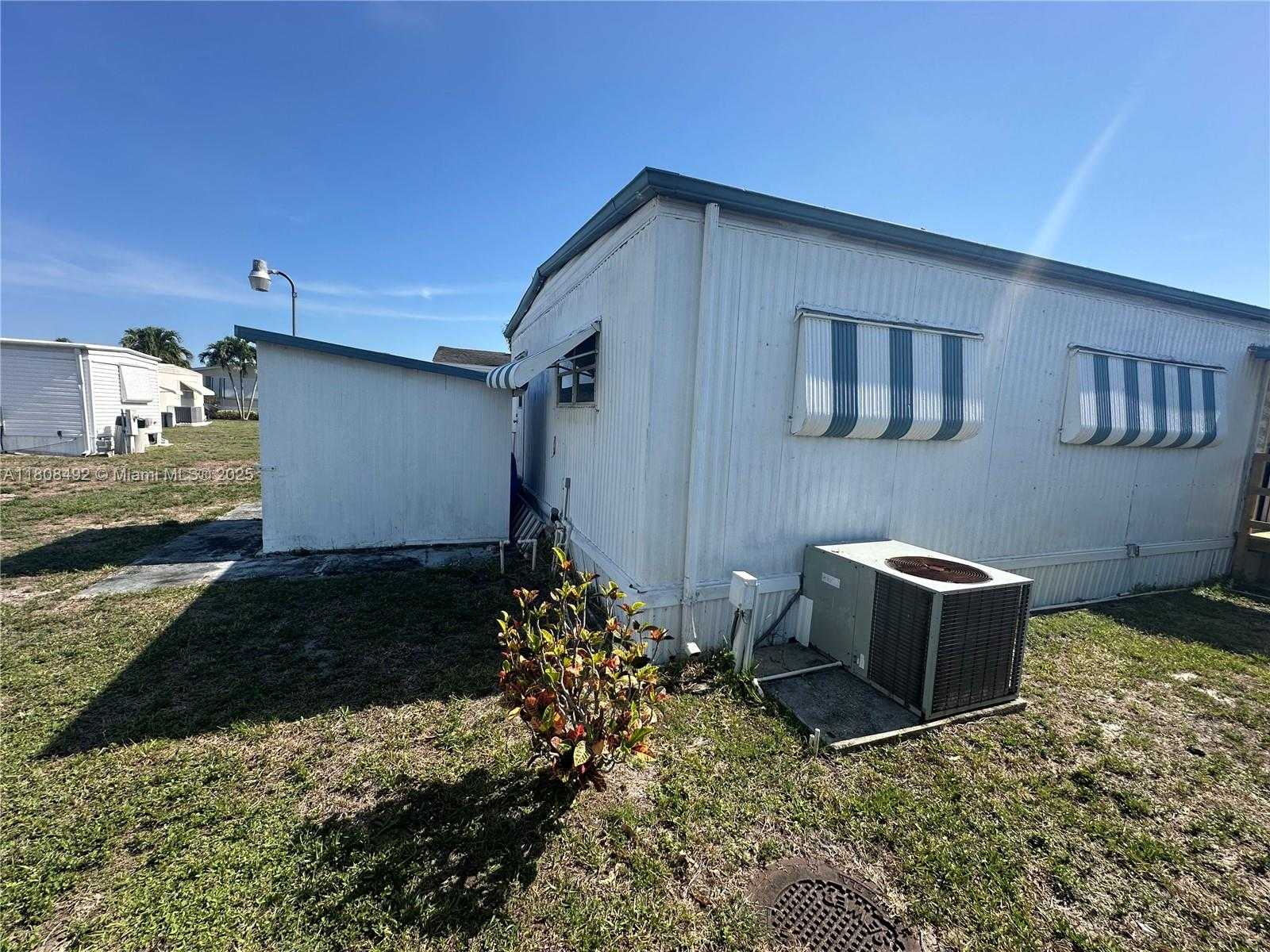 Small Image of 3014 BIMINI BAY, Boynton Beach Number 13