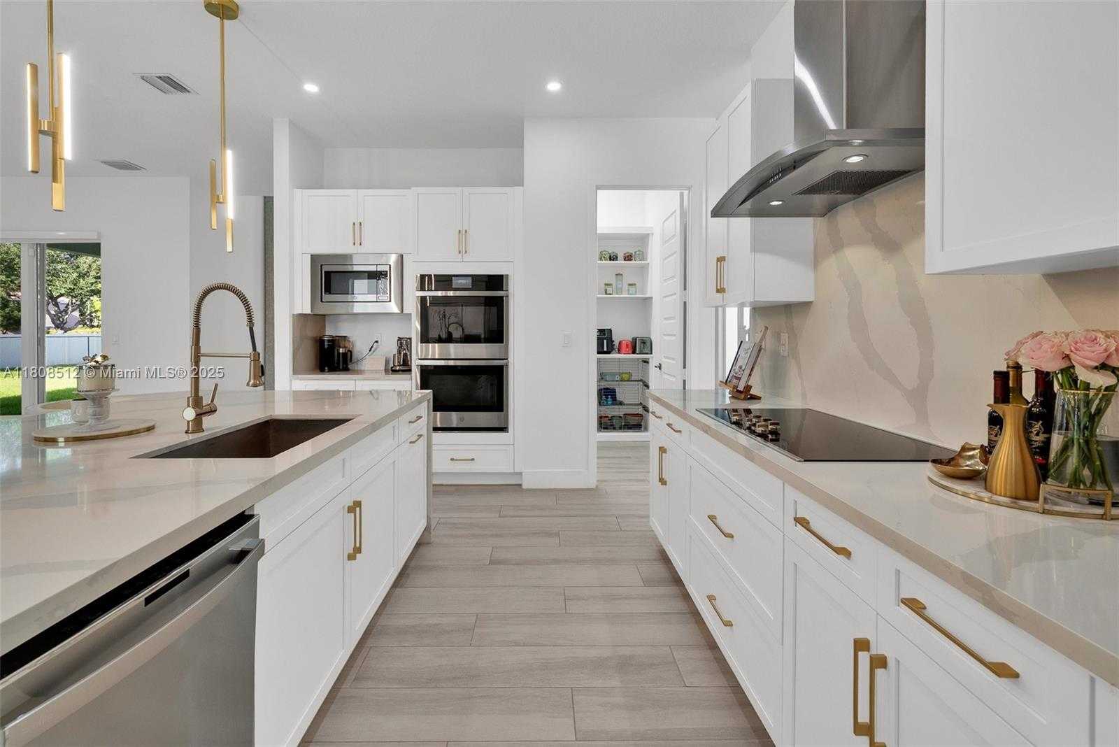 Small Image of 11035 NORTH SIERRA RANCH DR, Davie Number 16