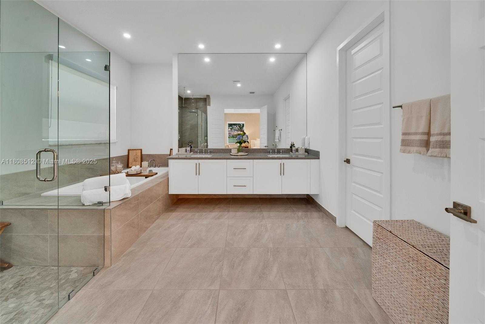 Small Image of 11035 NORTH SIERRA RANCH DR, Davie Number 21
