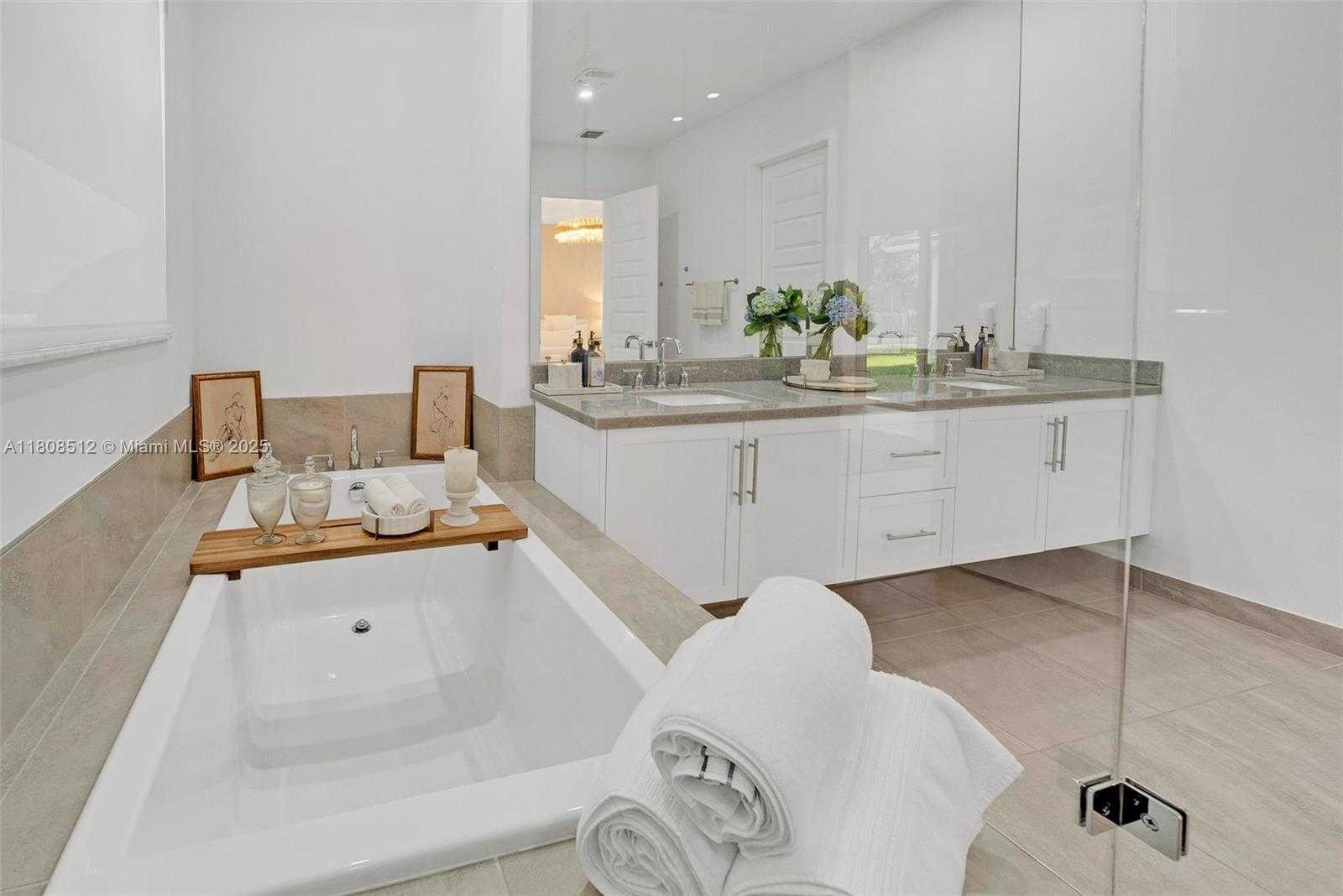 Small Image of 11035 NORTH SIERRA RANCH DR, Davie Number 23
