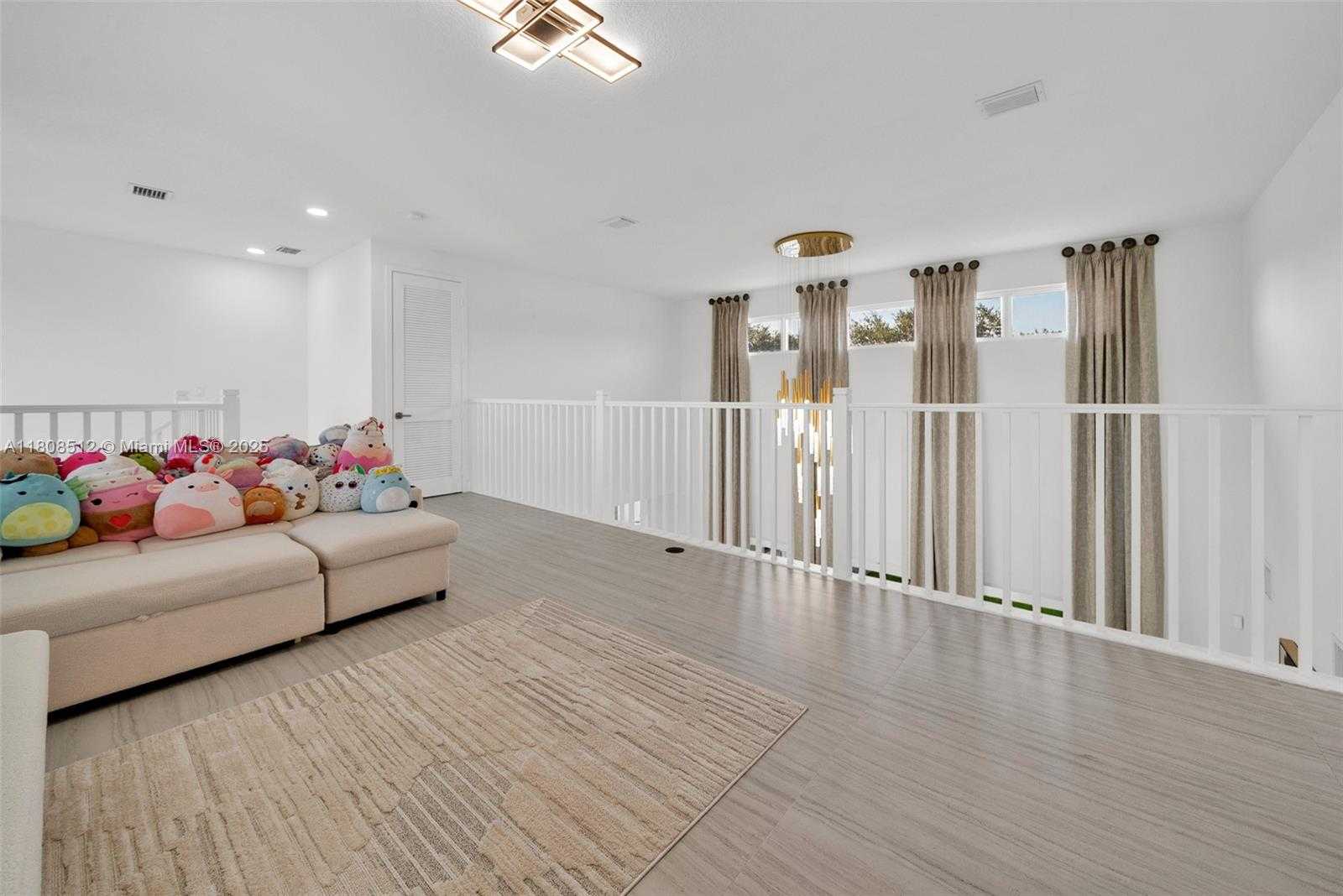 Small Image of 11035 NORTH SIERRA RANCH DR, Davie Number 27