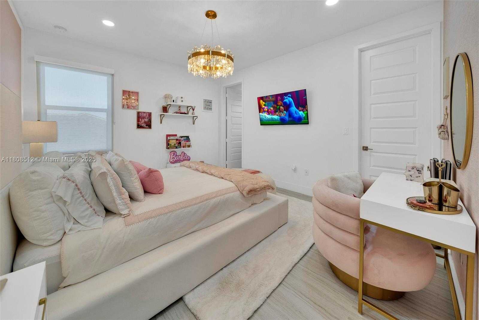 Small Image of 11035 NORTH SIERRA RANCH DR, Davie Number 30