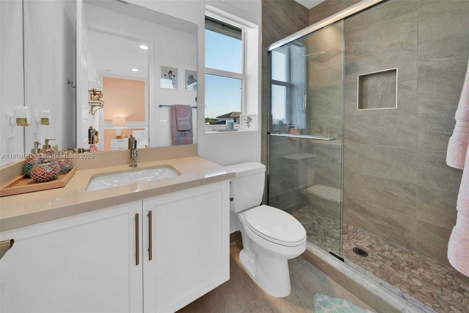 Small Image of 11035 NORTH SIERRA RANCH DR, Davie Number 31
