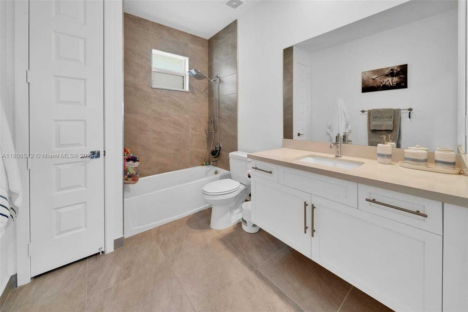 Small Image of 11035 NORTH SIERRA RANCH DR, Davie Number 33