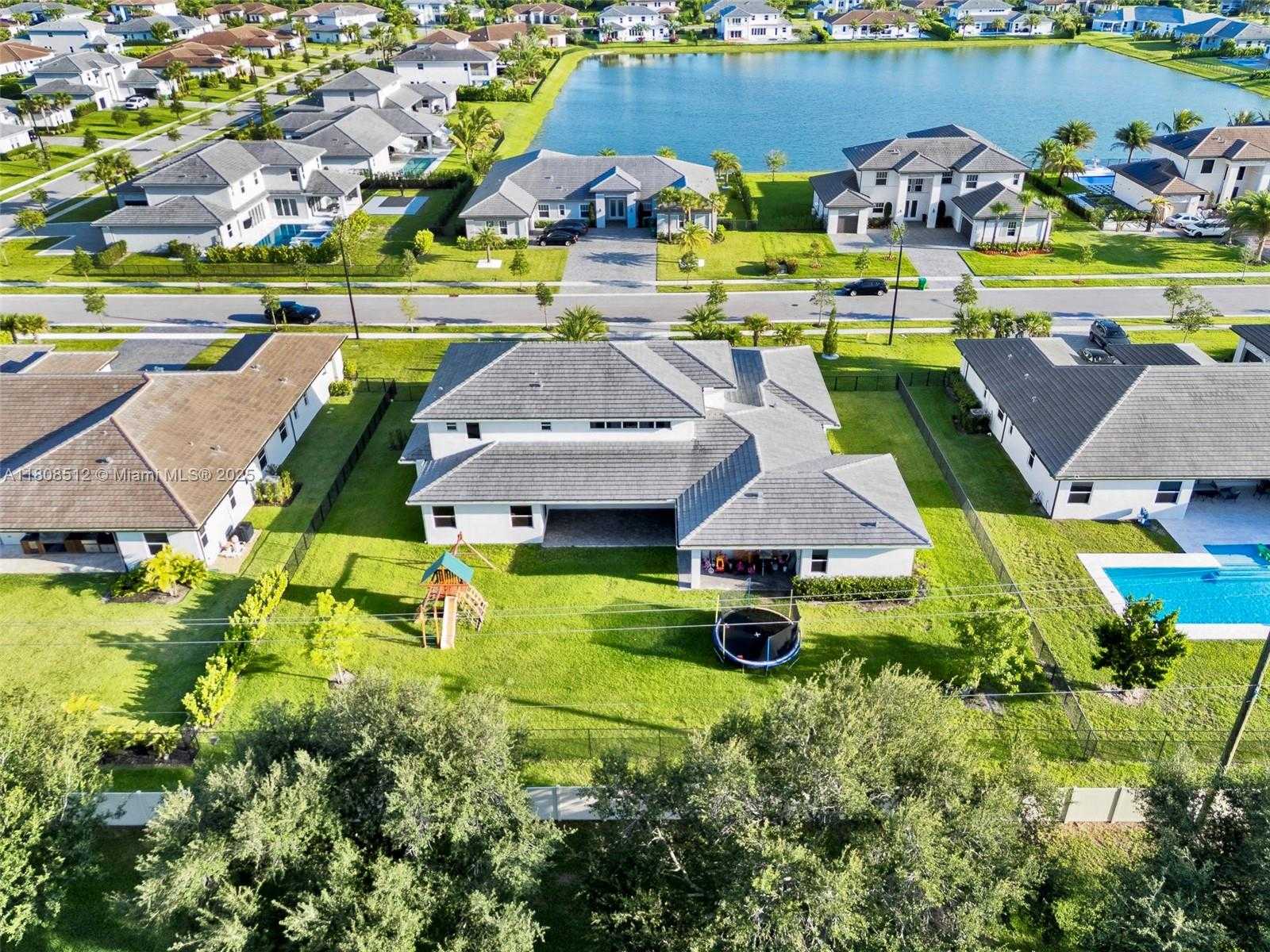 Small Image of 11035 NORTH SIERRA RANCH DR, Davie Number 45