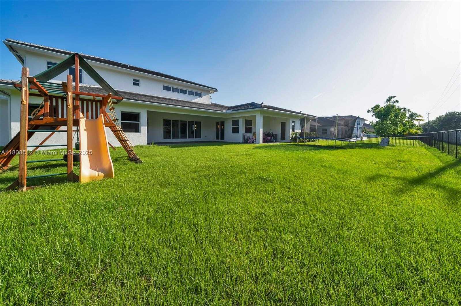 Small Image of 11035 NORTH SIERRA RANCH DR, Davie Number 46