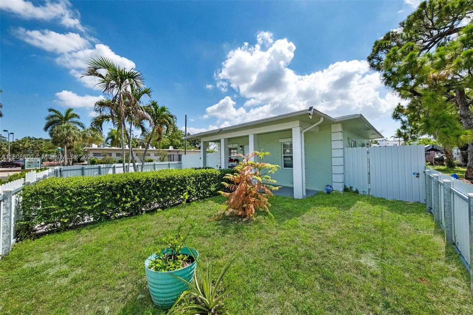 Small Image of 844 NORTH WEST 15TH AVE, Fort Lauderdale Number 4