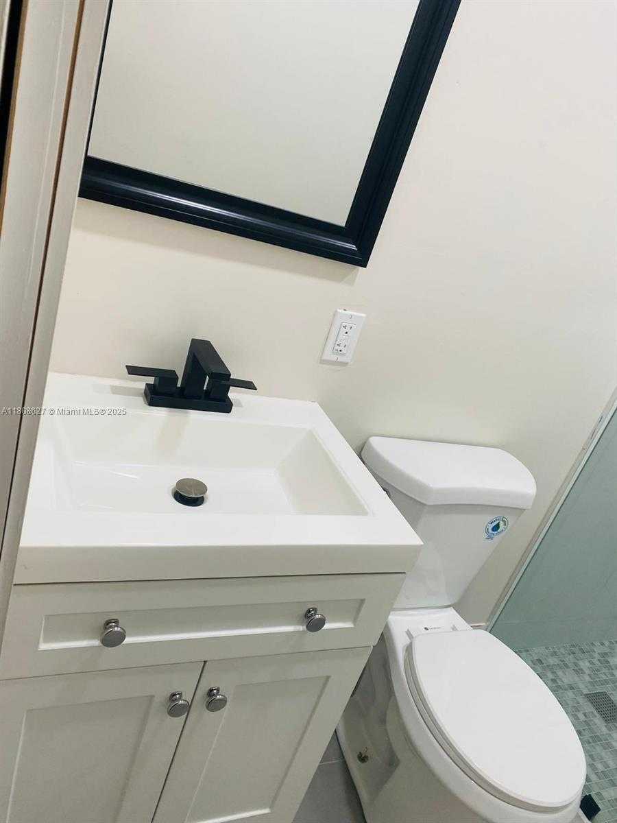 Small Image of 2820 NORTH WEST 14TH CT, Fort Lauderdale Number 8