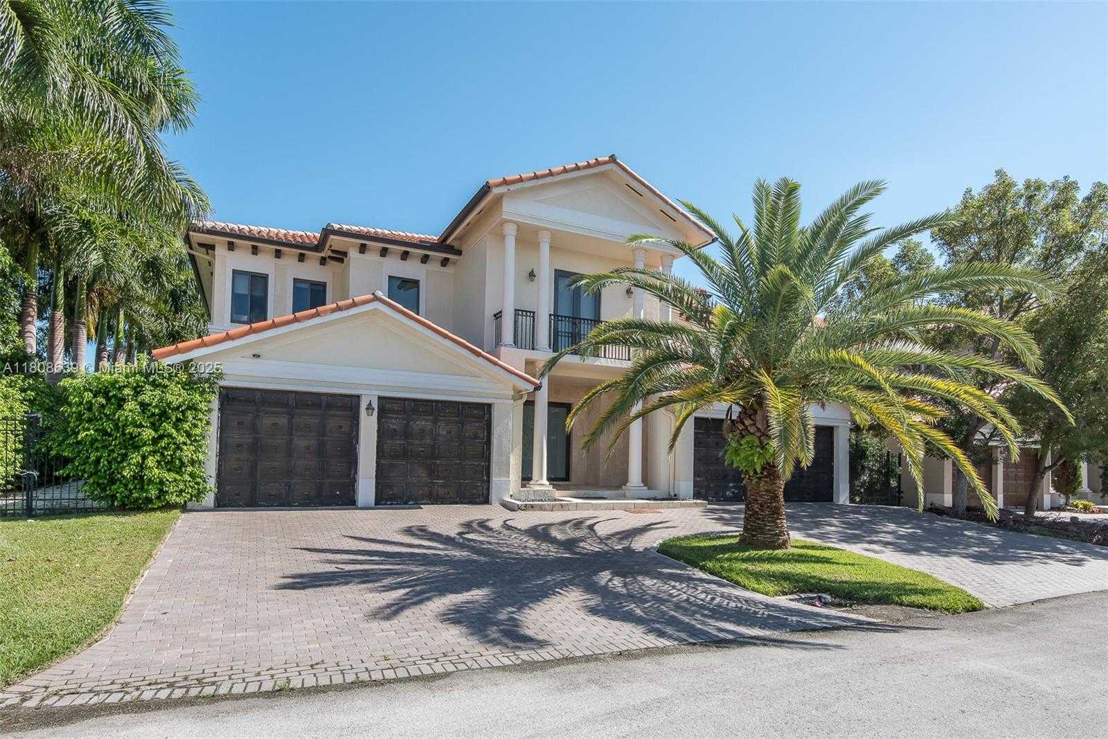 Small Image of 19305 SOUTH WEST 79TH CT, Cutler Bay Number 2