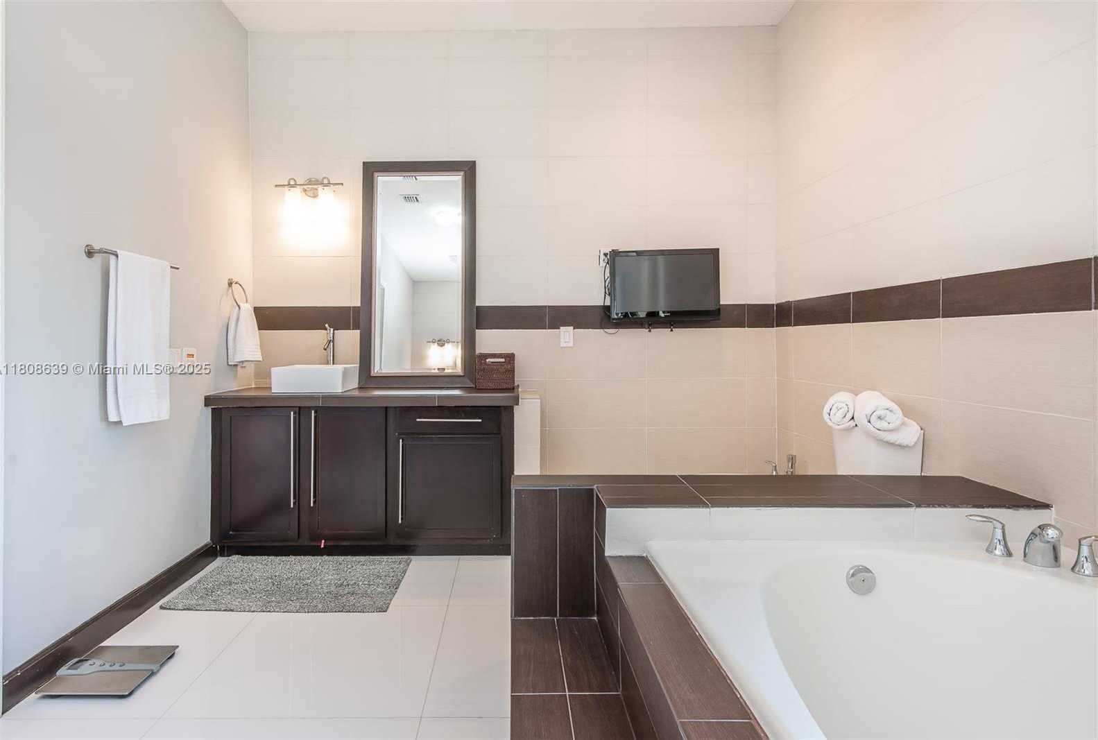 Small Image of 19305 SOUTH WEST 79TH CT, Cutler Bay Number 29